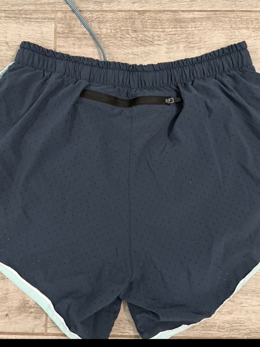 Men's Navy Athletic Shorts Rabbit size medium - Picture 4 of 4